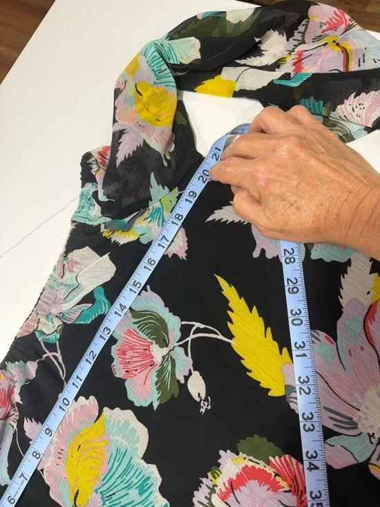 Love, fire. Off the shoulder dress, size large - Picture 6 of 7